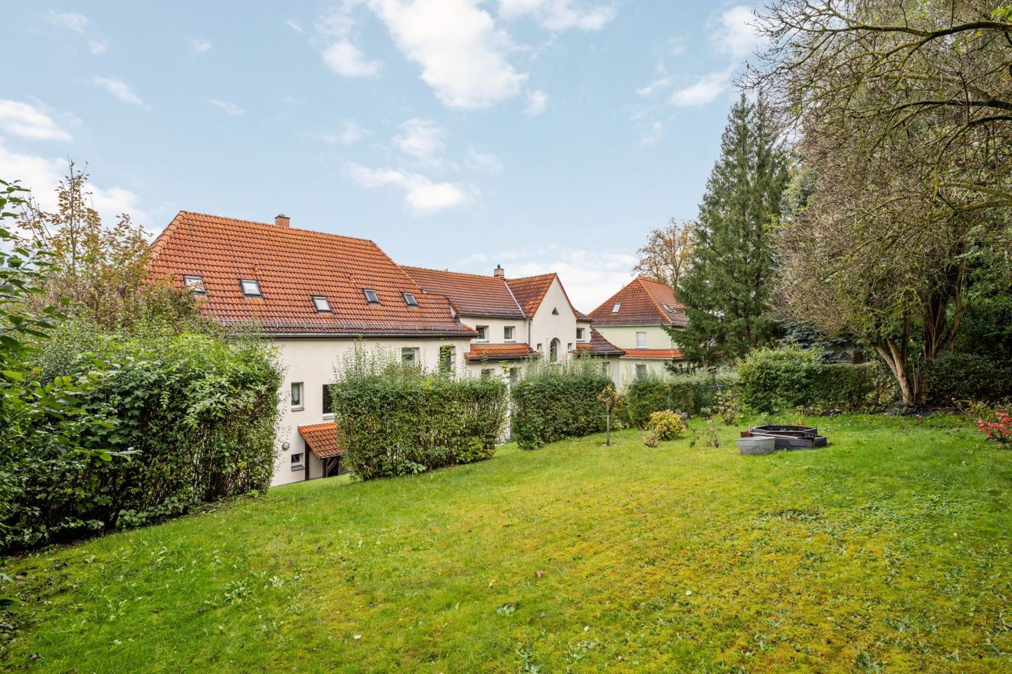 Edler Wohnraum Modernes Vorstadtstudio Mit Emma-Bett, Garten & Kaffeevollautomat Zwickau Ngoại thất bức ảnh