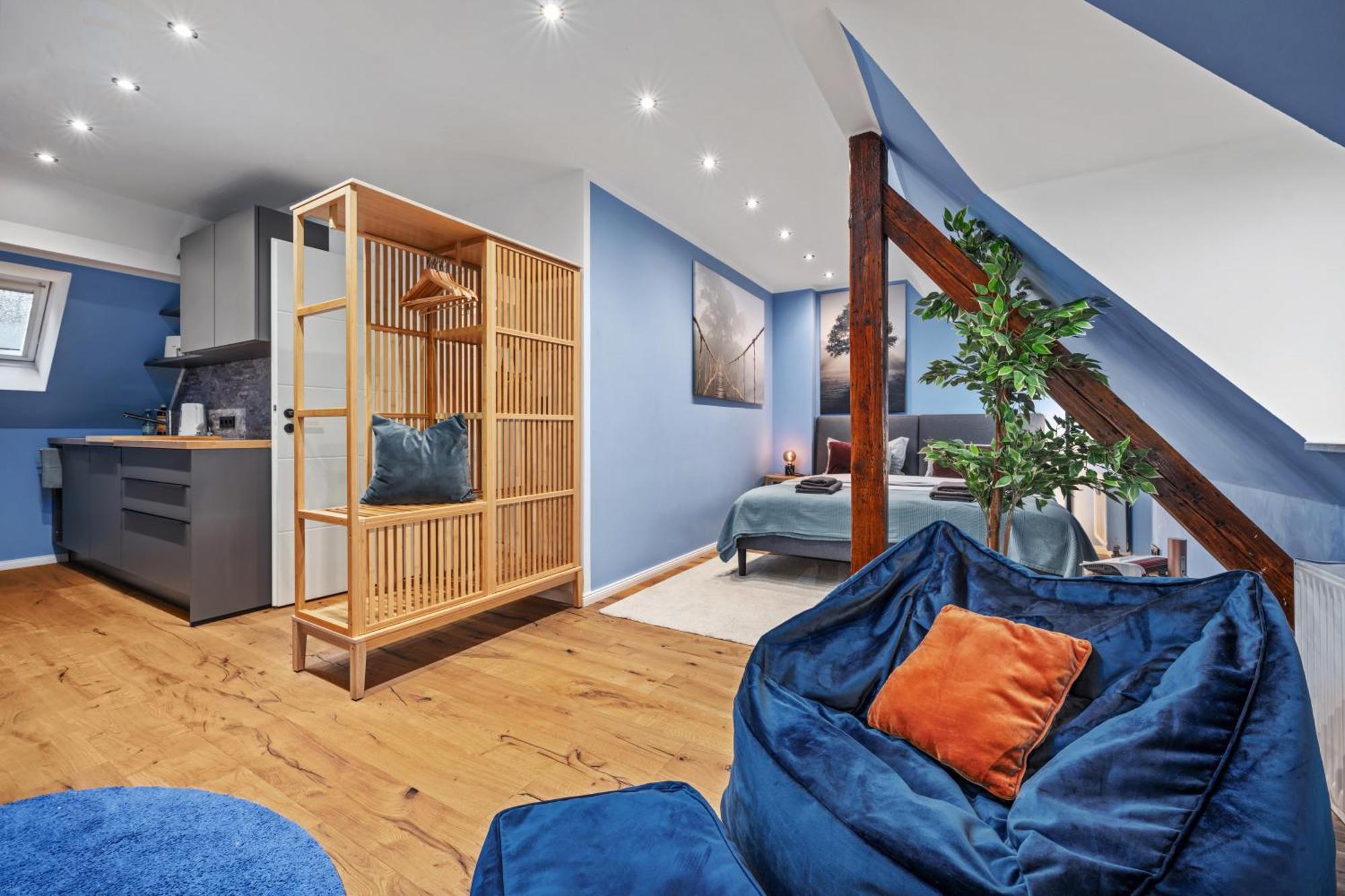 Edler Wohnraum Modernes Vorstadtstudio Mit Emma-Bett, Garten & Kaffeevollautomat Zwickau Ngoại thất bức ảnh