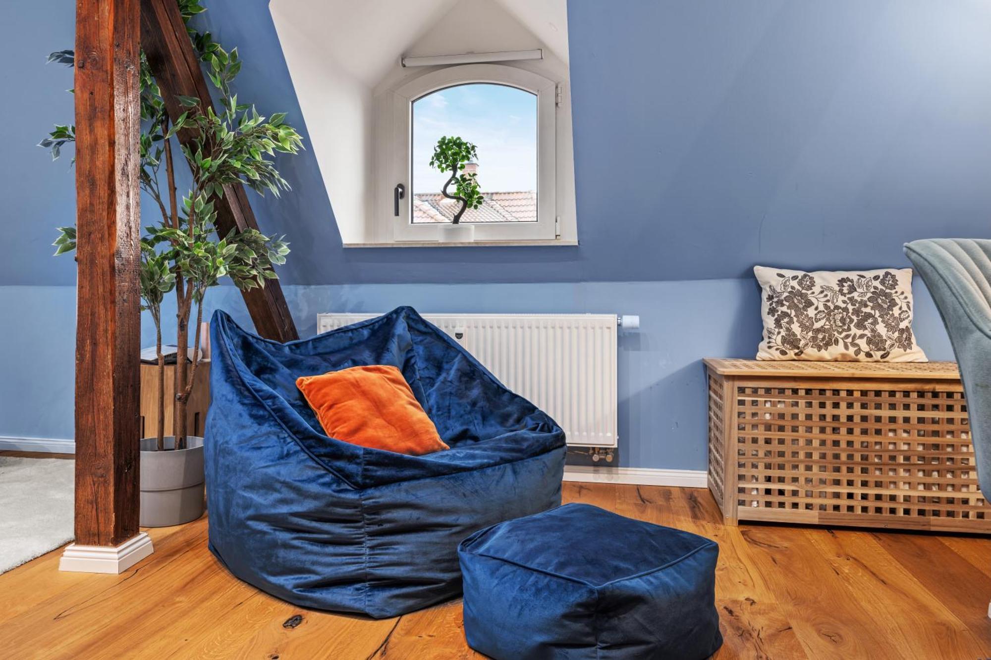 Edler Wohnraum Modernes Vorstadtstudio Mit Emma-Bett, Garten & Kaffeevollautomat Zwickau Ngoại thất bức ảnh